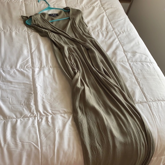 Lulus olive maxi dress, worn once for a wedding - Picture 3 of 3